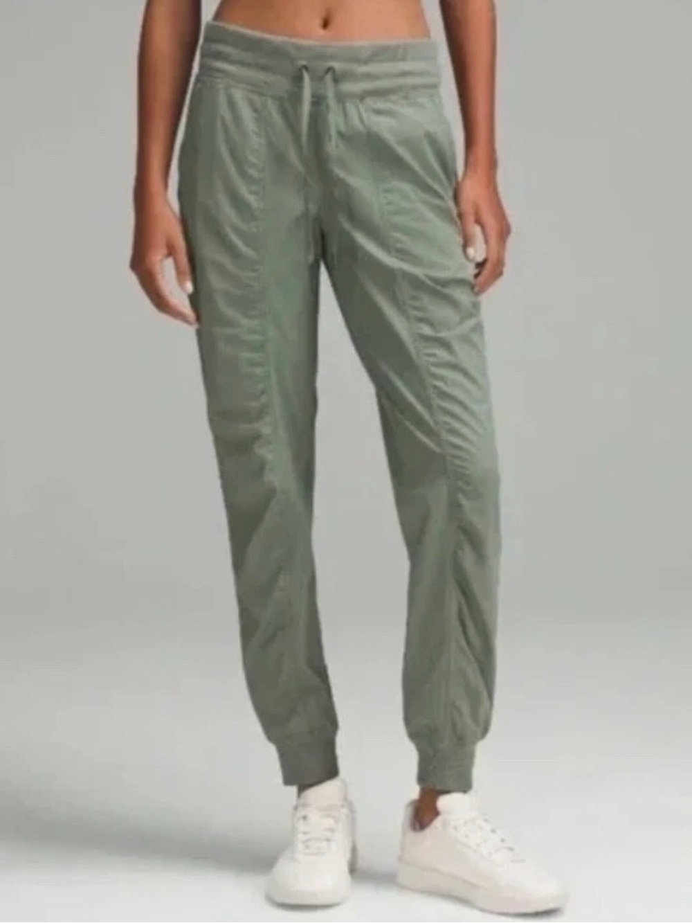 Lululemon Ladies Mid Rise Mint Joggers Size 0